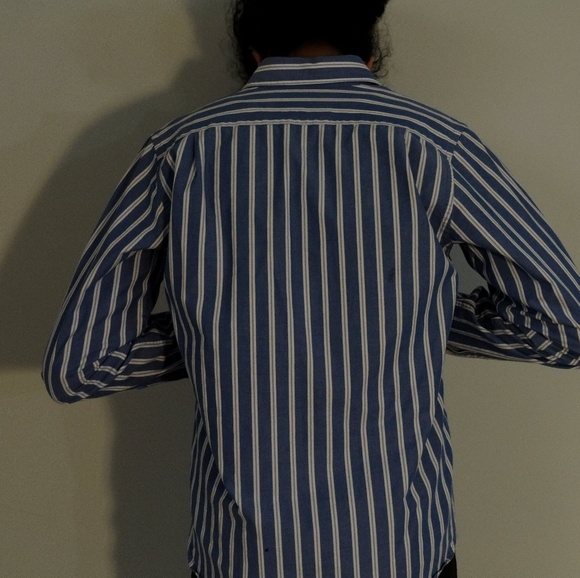 ▪ Button Down ▪ - Picture 4 of 7